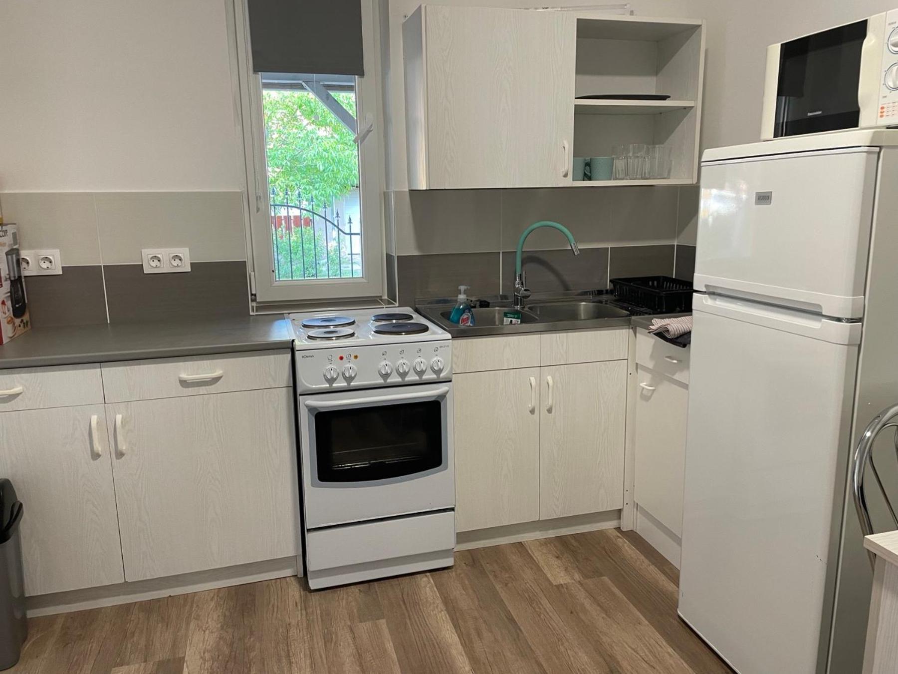 Leda Vendeghaz Apartman *
