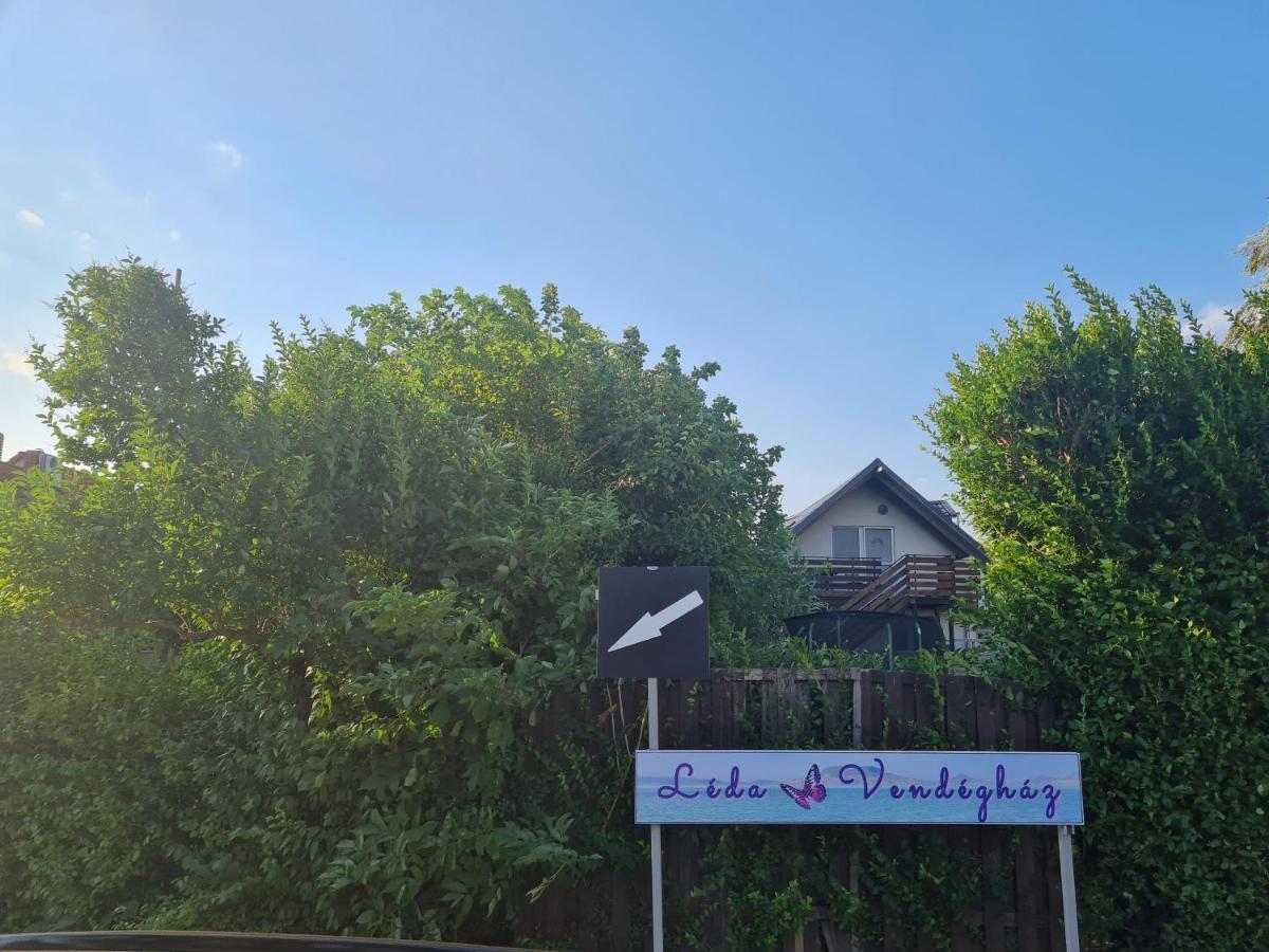 Leda Vendeghaz * Balatonfenyves
